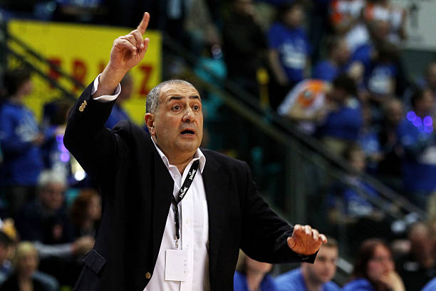 恩瓦内里以 恩瓦内里以